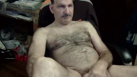 Snapshot of loades182025 chatting on October 13, 2:11 am loades182025 online show from October 13, 2:11 am