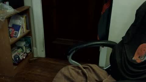 loades182025 online show from April 15, 4:19 am