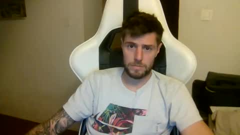 Snapshot of lobotomy54 chatting on May 16, 11:57 pm lobo online show from May 16, 11:57 pm