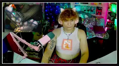 Snapshot of lobotomyprincess chatting on June 28, 6:30 am LobotomyPrincess online show from June 28, 6:30 am