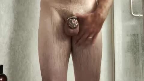 Snapshot of lockedhubs chatting on October 27, 7:23 am chastity slave online show from October 27, 7:23 am