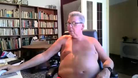 Snapshot of loebet chatting on April 25, 2:25 pm Loebet online show from April 25, 2:25 pm