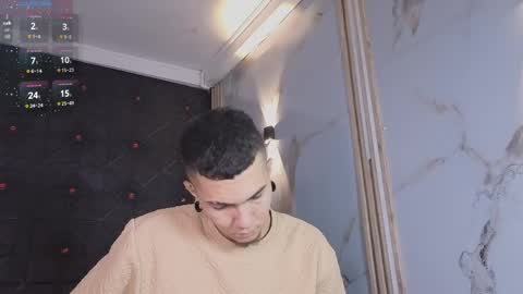 logan_and_rachel online show from April 10, 7:40 pm