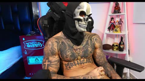 logan_hugh8 online show from December 19, 11:57 pm