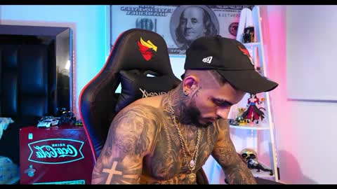 logan_hugh8 online show from February 28, 7:48 am