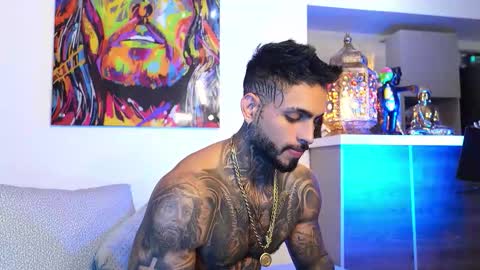 logan_hugh8 online show from September 9, 2:55 am