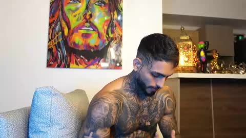 logan_hugh8 online show from September 15, 6:46 am