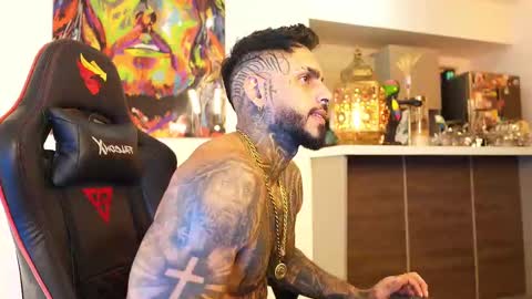 logan_hugh8 online show from October 2, 1:40 pm