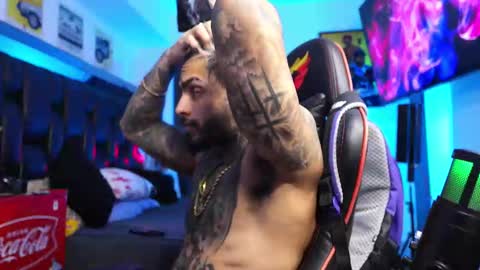 logan_hugh8 online show from March 2, 4:36 am