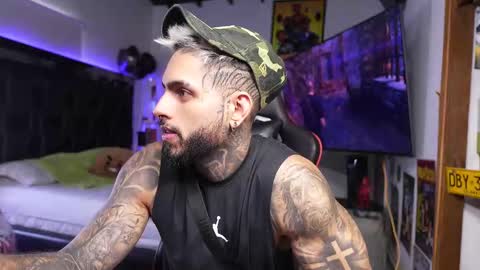 logan_hugh8 online show from March 14, 3:50 pm