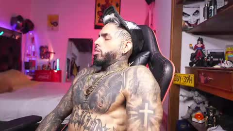 logan_hugh8 online show from March 30, 8:37 am