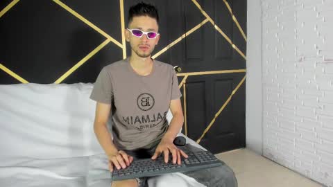Logan Rogers online show from October 9, 1:53 pm