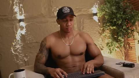 logan_varela online show from November 26, 12:17 pm