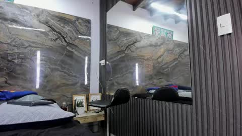 logan_wollff online show from April 17, 8:34 pm