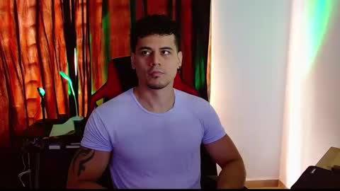 Snapshot of loganandrwz chatting on February 13, 5:42 pm Loganandrwz online show from February 13, 5:42 pm