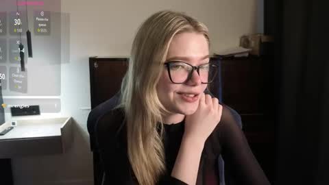 Logan and Katana online show from May 4, 3:19 pm