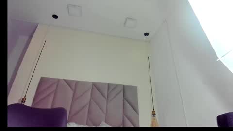 Snapshot of logangreys chatting on February 17, 11:00 pm LoganGreys online show from February 17, 11:00 pm