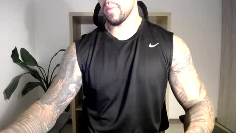 Snapshot of loganhod chatting on May 19, 2:40 am Logan Wolfp online show from May 19, 2:40 am