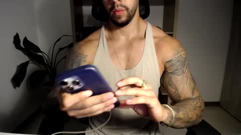 Snapshot of loganhod chatting on May 27, 2:41 am Logan Wolfp online show from May 27, 2:41 am