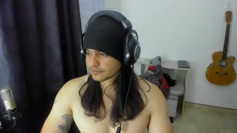 Snapshot of loganhot22 chatting on February 15, 3:20 am Logan online show from February 15, 3:20 am