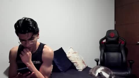 Snapshot of logannick chatting on November 13, 8:35 am Logan online show from November 13, 8:35 am