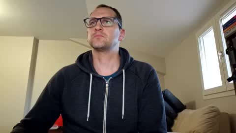 Snapshot of loic31_31 chatting on March 8, 5:11 pm loic31 online show from March 8, 5:11 pm