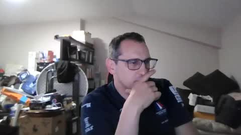 Snapshot of loic31_31 chatting on May 27, 3:09 pm loic31 online show from May 27, 3:09 pm