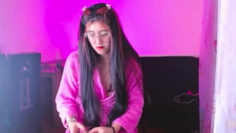 Snapshot of lois_fer chatting on February 23, 4:15 pm Lois online show from February 23, 4:15 pm