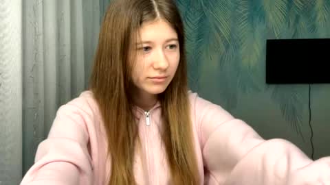 Kate online show from April 1, 1:41 pm