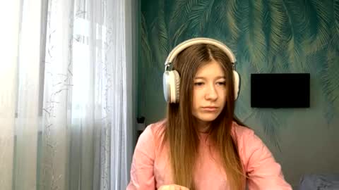 Kate online show from April 13, 9:59 am