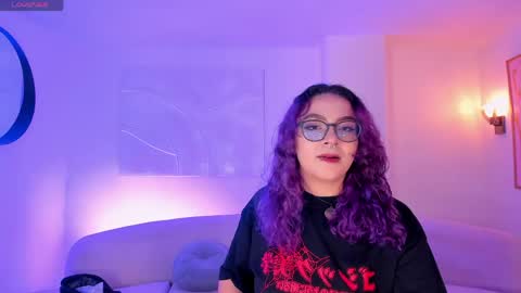 Snapshot of loiseharper chatting on June 2, 2:35 am Loise online show from June 2, 2:35 am