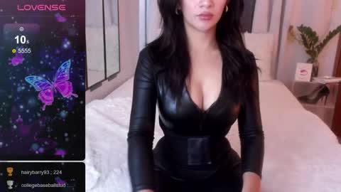 Snapshot of loisewilliams chatting on February 27, 10:43 pm Mistress L online show from February 27, 10:43 pm