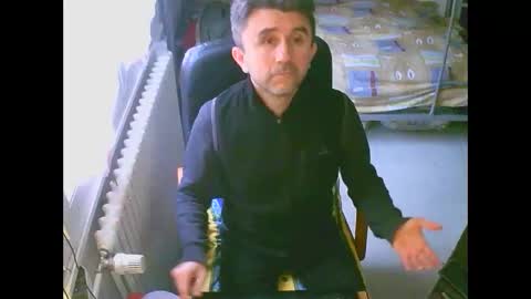 lokoum39 online show from December 4, 1:20 pm