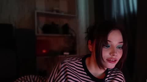 lola online show from March 24, 7:57 am