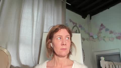 Snapshot of lola_belgium chatting on February 16, 1:05 pm lola_belgium online show from February 16, 1:05 pm