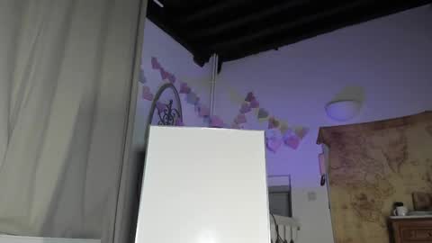 Snapshot of lola_belgium chatting on March 3, 9:05 pm lola_belgium online show from March 3, 9:05 pm