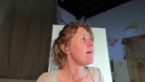 Snapshot of lola_belgium chatting on March 8, 6:26 pm lola_belgium online show from March 8, 6:26 pm