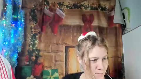 Snapshot of lola_belgium chatting on December 16, 7:13 am lola_belgium online show from December 16, 7:13 am