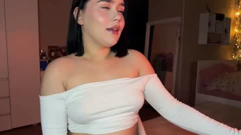 lola_razee online show from June 20, 10:34 pm
