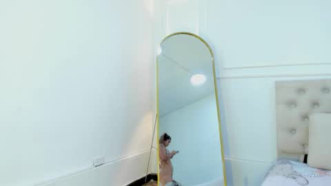 Snapshot of lola_red956680 chatting on February 13, 6:59 pm lola red online show from February 13, 6:59 pm