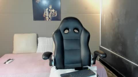 Snapshot of lola_red956680 chatting on February 28, 11:50 pm lola red online show from February 28, 11:50 pm