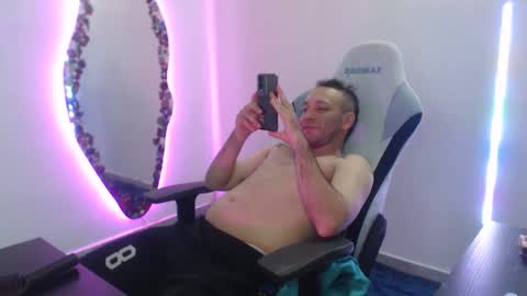 Lola online show from March 26, 6:24 pm