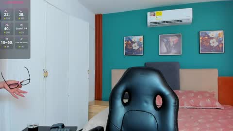 lola_sweeet18 online show from May 30, 10:34 am