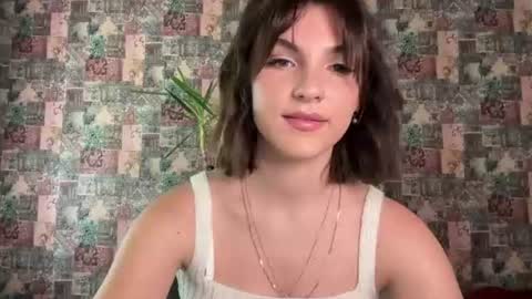 Snapshot of lola_sweetshine chatting on July 21, 10:17 am lola_sweetshine online show from July 21, 10:17 am
