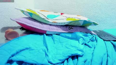Snapshot of lola_wish chatting on May 6, 9:14 am lola_wish online show from May 6, 9:14 am