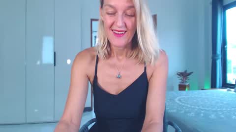 Lola online show from January 9, 4:04 am