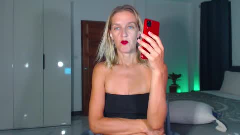 Lola online show from February 7, 12:53 pm