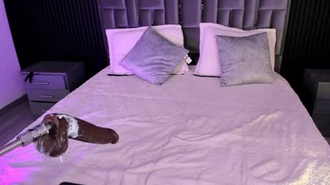 Lola Angel online show from November 30, 8:29 am