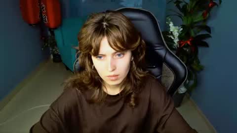Snapshot of lolaasmus chatting on June 18, 9:25 am I consider myself the god Loki but life just calls me LOL online show from June 18, 9:25 am