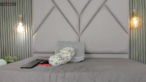 lolabunnysc online show from March 21, 12:21 pm